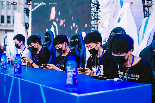 在对手高压 在对手高压