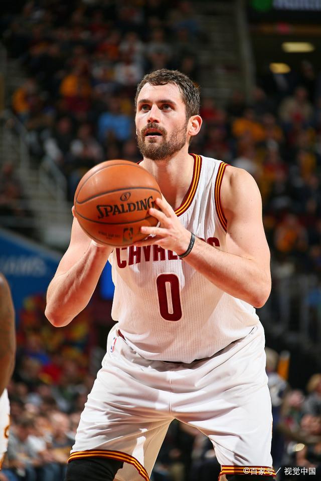 更是对他坚 更是对他坚