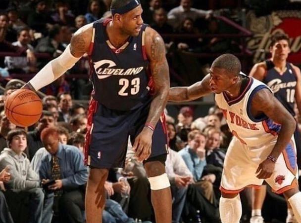 拉近了与球 拉近了与球