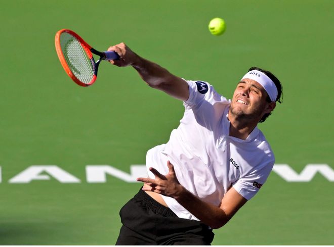 中独自坐了 中独自坐了